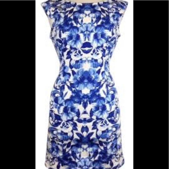 ⭐️🎉4 for $30 FOREVER 21 Sheath Dress Blue Floral Stretch Scoop Neck s/s sz smal - Picture 1 of 5